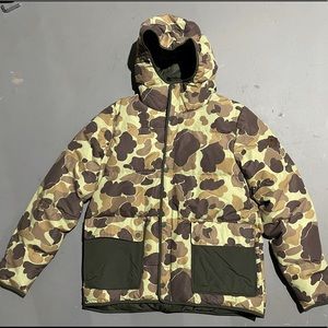 Burton women’s insulated jacket. Cami print. Size medium